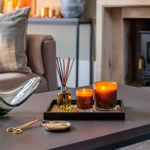 Molton Brown Black Peppercorn Candle – Image 3