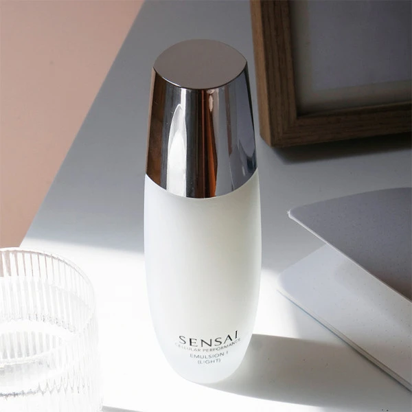 Sensai Cellular Performance Emulsion I (Light) – Image 3